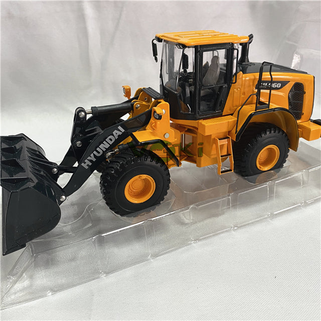 Hyundai HL 960 Korean Hyundai Loader Engineering Vehicle Model Original Edition 1:35 Size