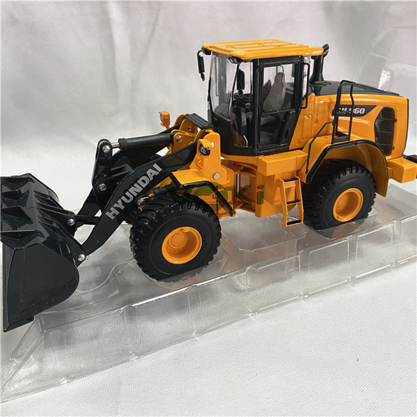 Hyundai HL 960 Korean Hyundai Loader Engineering Vehicle Model Original Edition 1:35 Size
