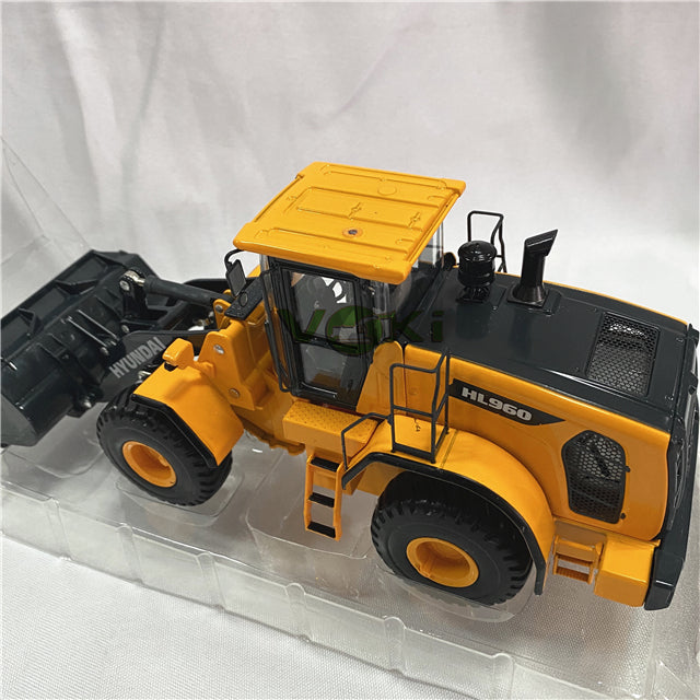 Hyundai HL 960 Korean Hyundai Loader Engineering Vehicle Model Original Edition 1:35 Size