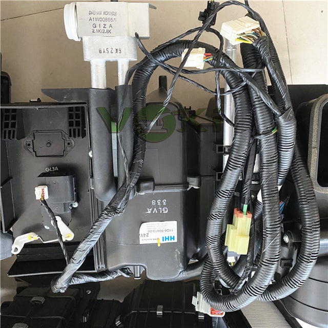 Excavator Accessories air Conditioning Compressor Assembly 11N6-90021 R110-7 R110-7a R140lc-7 R140lc-7a R160lc-7 R160lc-7a
