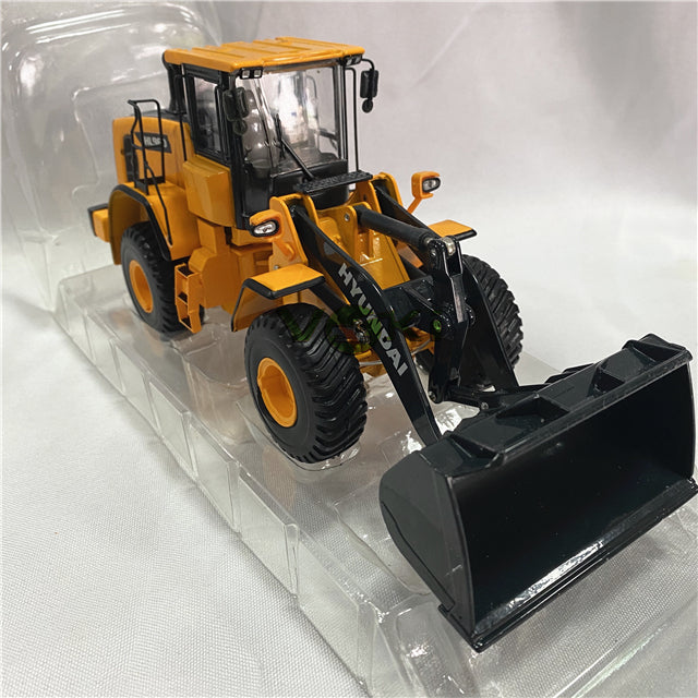 Hyundai HL 960 Korean Hyundai Loader Engineering Vehicle Model Original Edition 1:35 Size
